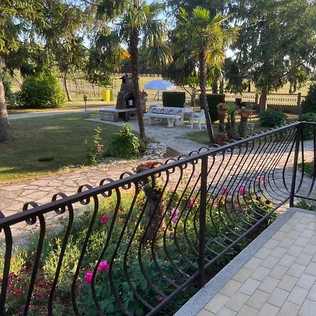 Mariza Apartment Basanija