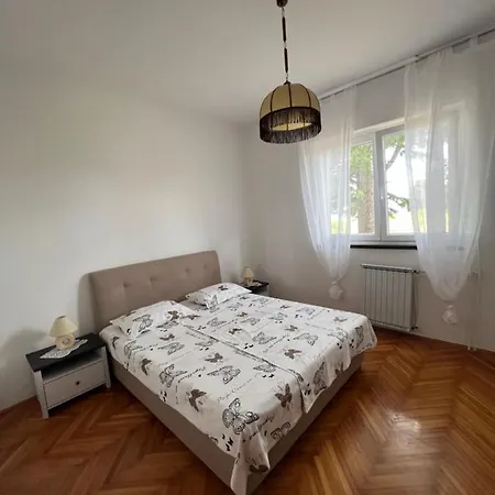 Apartment Mariza Basanija